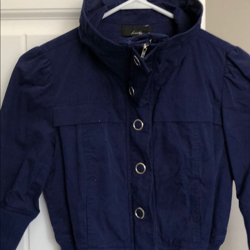 Cropped jacket - Picture 2 of 3